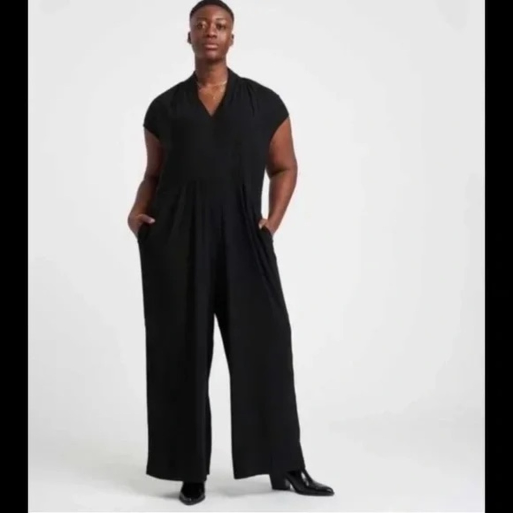 NWT Universal Standard Cambria Luxe Twill Wide Leg Jumpsuit Black Size M 18/20